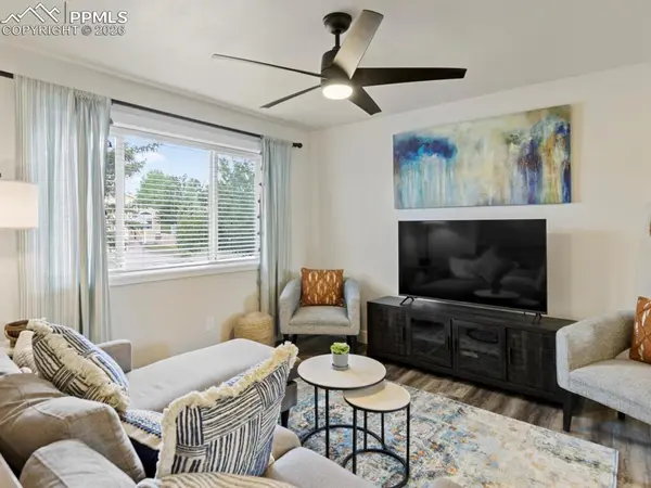 54 S Washington ST, Monument, CO 80132