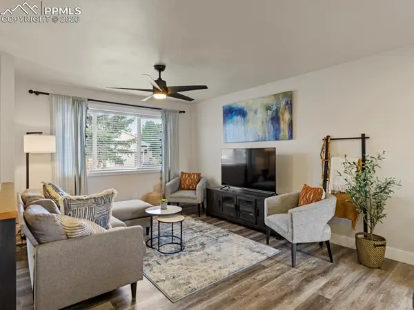 54 S Washington ST, Monument, CO 80132