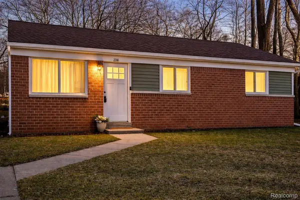 2200 Marston DR N, Waterford Charter Township, MI 48327