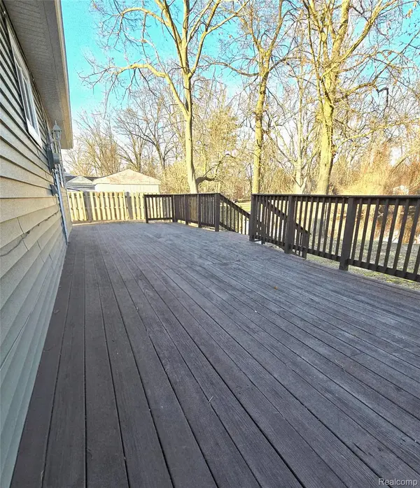 2200 Marston DR N, Waterford Charter Township, MI 48327