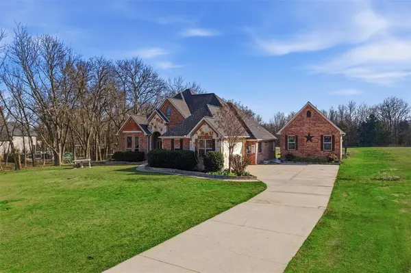 212 Green Meadow Court, Gunter, TX 75058