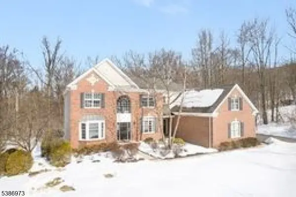 33 Chancellor Way, Washington Twp., NJ 07853