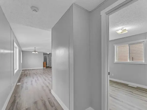 57 Maple DR W, Brooks, AB T1R 1J2