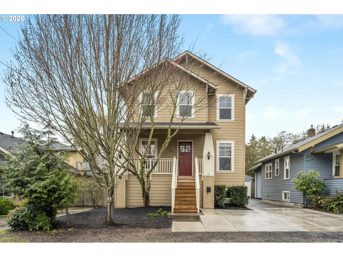 3738 SE CRYSTAL SPRINGS BLVD, Portland, OR 97202