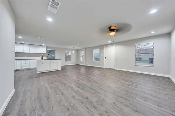 1014 W Archer Street, Jacksboro, TX 76458