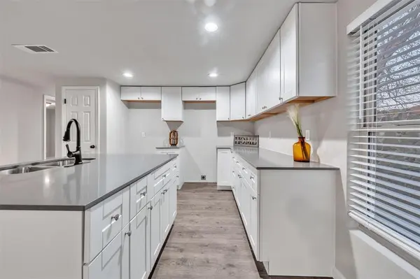 1014 W Archer Street, Jacksboro, TX 76458