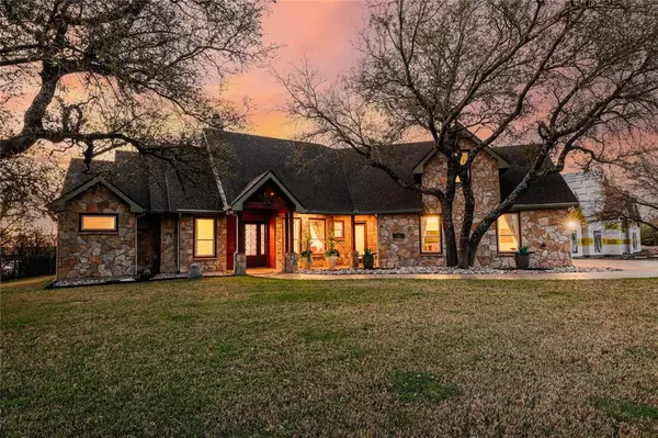 594 Oak Point Drive, May, TX 76857