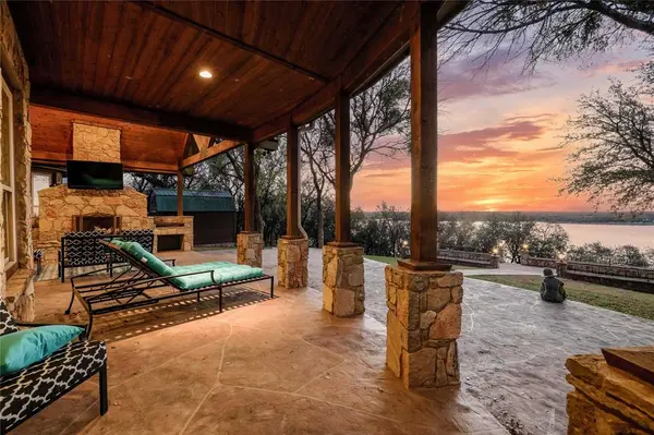 594 Oak Point Drive, May, TX 76857