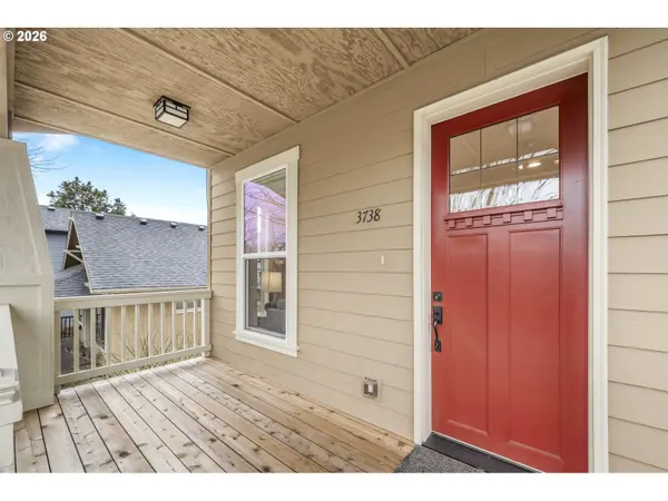 3738 SE CRYSTAL SPRINGS BLVD, Portland, OR 97202