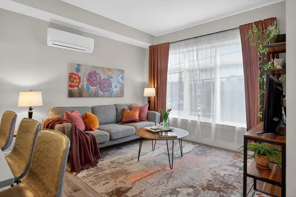 1702 17 AVE SW #202, Calgary, AB T2T 0E7