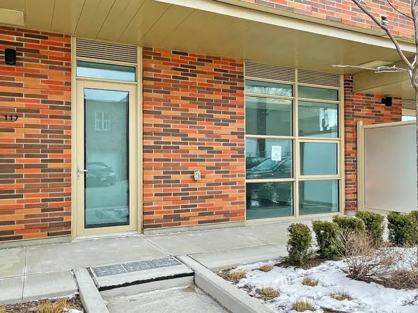 117 Ford ST S #107, Toronto W03, ON M6N 3A2