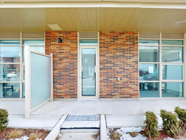 117 Ford ST S #107, Toronto W03, ON M6N 3A2