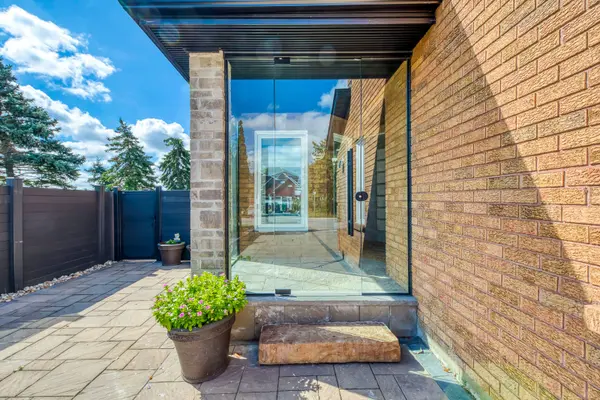 6150 Duford DR, Mississauga, ON L5V 1A6