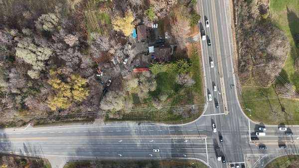 3007 Dundas ST, Burlington, ON L7R 3X4