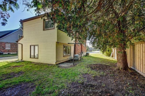 10 Monroe ST ##Bsmt, Cambridge, ON N1R 2C5