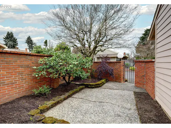 16860 SW CAMINO DR, King City, OR 97224