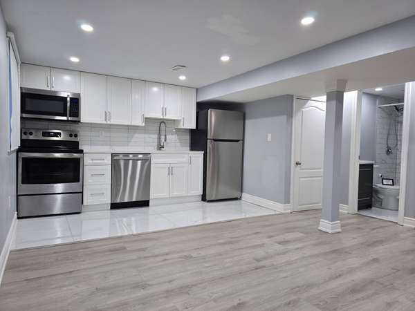 366 East 23rd ST #Lower, Hamilton, ON L8V 2X6