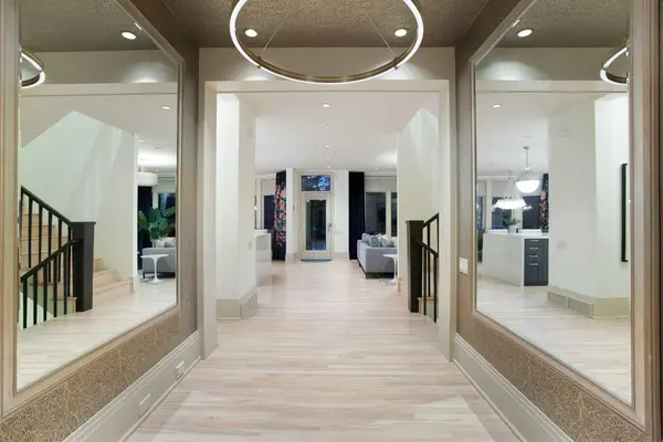 812 Rideau RD SW, Calgary, AB T2S 0R6