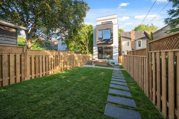 44A Alcina AVE, Toronto C02, ON M6G 2E8