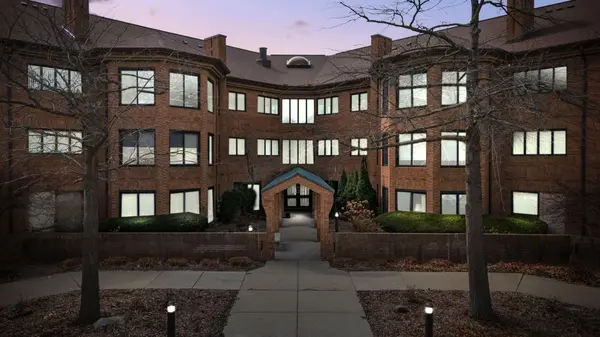 2115 Nature Cove CT #210, Annarborcity_washtenaw, MI 48104