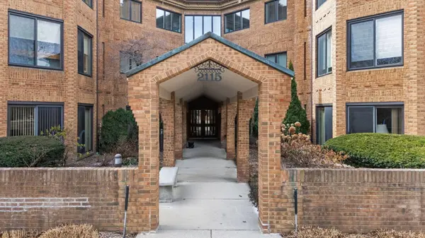 2115 Nature Cove CT #210, Annarborcity_washtenaw, MI 48104