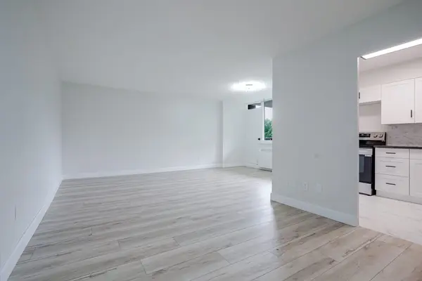 180 Markham RD #317, Toronto E08, ON M1M 2Z9