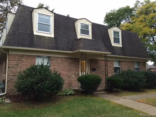 1875 Hollywood E, Grosse Pointe Woods, MI 48236