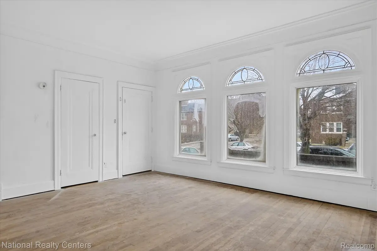 3351 W Grand ST, Detroit, MI 48238