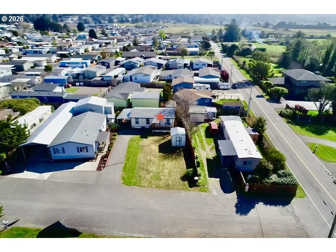 15851 SUNSET ST, Brookings, OR 97415