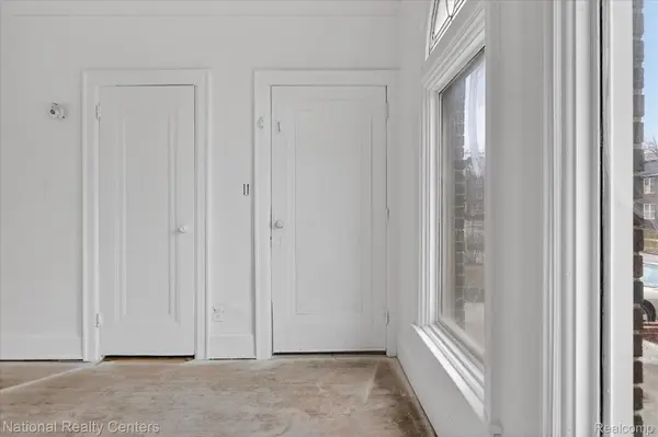 3351 W Grand ST, Detroit, MI 48238