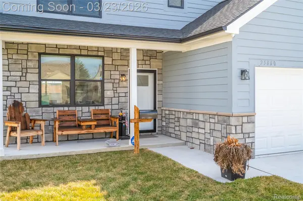 25800 Groveland, Roseville, MI 48066