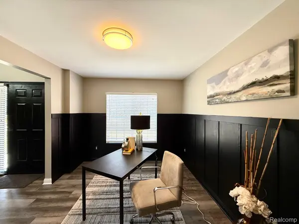 21732 Jacksonville, Farmington Hills, MI 48336