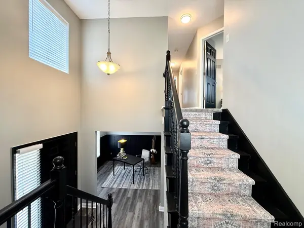 21732 Jacksonville, Farmington Hills, MI 48336