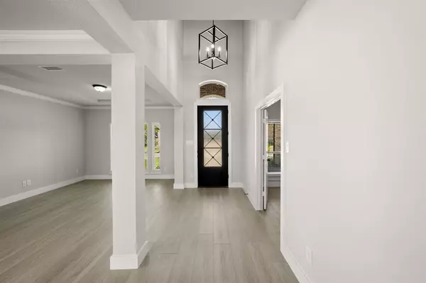 609 Hidden Lakes, Desoto, TX 75115