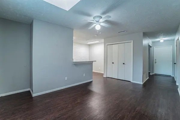 5 E Townhouse Lane, Grand Prairie, TX 75052