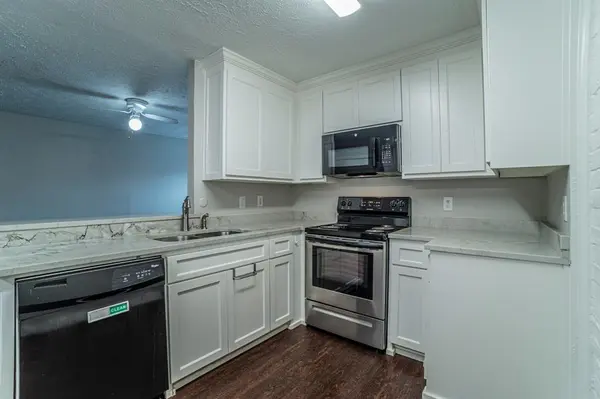 5 E Townhouse Lane, Grand Prairie, TX 75052