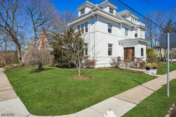 9 Osborne Ter, Maplewood Twp., NJ 07040