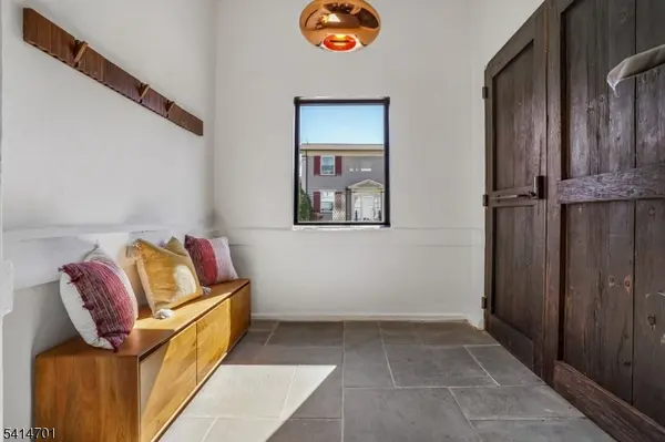 9 Osborne Ter, Maplewood Twp., NJ 07040