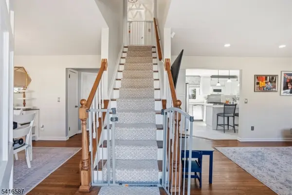 22 Laurel St, Hawthorne Boro, NJ 07506