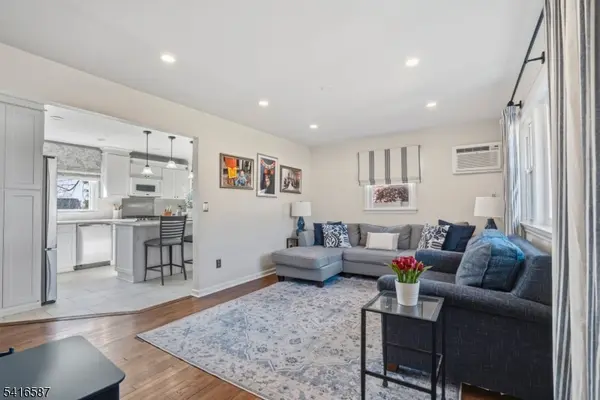 22 Laurel St, Hawthorne Boro, NJ 07506