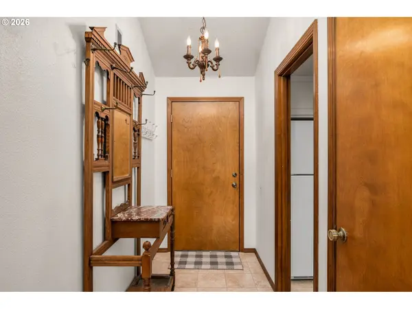 15695 SW 114TH CT #4, Portland, OR 97224