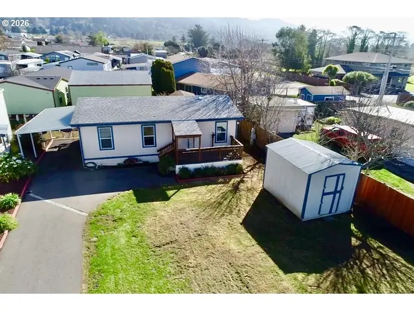 15851 SUNSET ST, Brookings, OR 97415