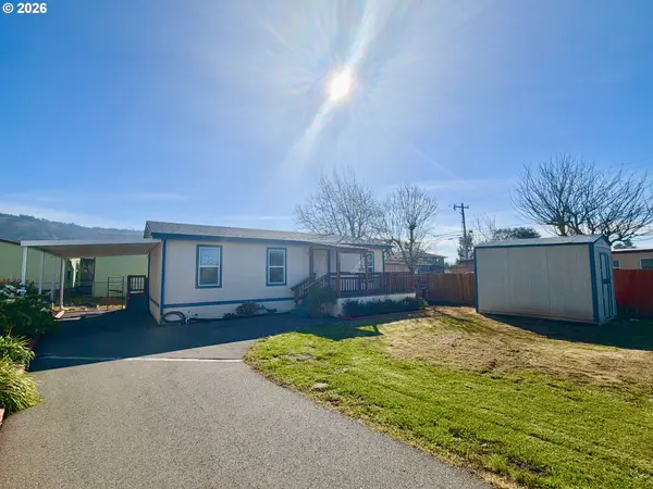 15851 SUNSET ST, Brookings, OR 97415