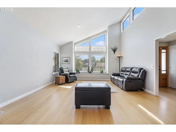 461 NE 16TH AVE, Hillsboro, OR 97124