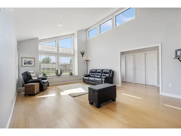 461 NE 16TH AVE, Hillsboro, OR 97124