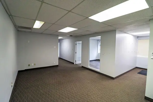 4321 23B ST NE #Suite 1-1A, Calgary, AB T2E 7V9