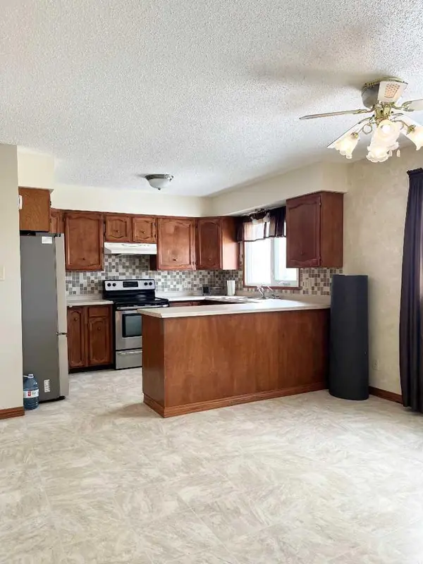 9105 100 AVE, Sexsmith, AB T0H 3C0