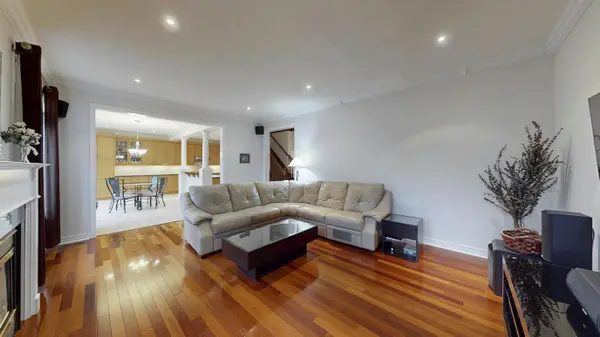 2258 Rochester CIR, Oakville, ON L6M 5E1