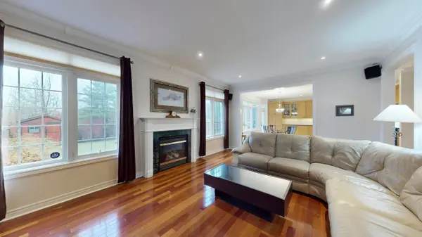 2258 Rochester CIR, Oakville, ON L6M 5E1