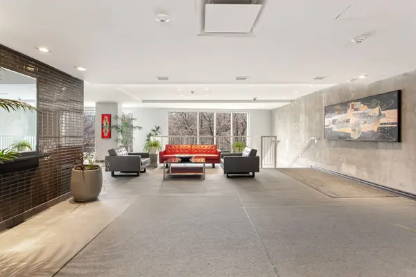 250 Lett ST #805, West Centre Town, ON K1R 0A8